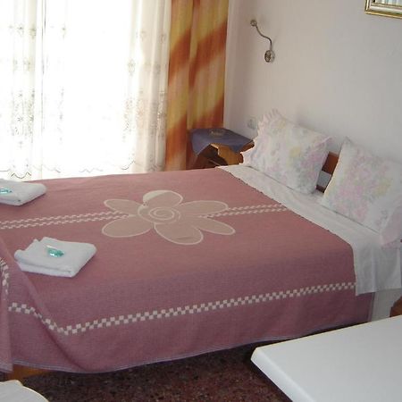 Hotel Angela อัสโปรวาลตา ภายนอก รูปภาพ